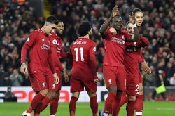 雷速体育官方-塞维利亚客场丢球，全队拼尽全力未果