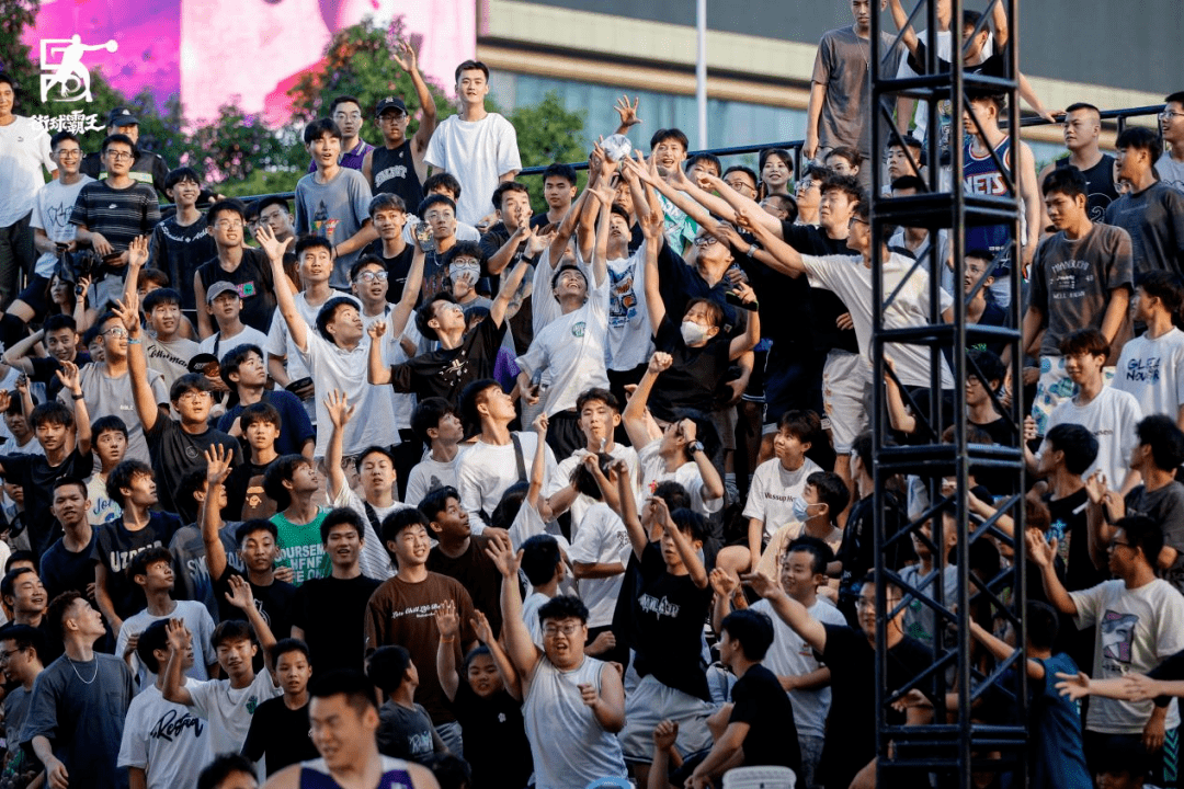 阿雅克肖后卫助登分，助球队取得胜利的简单介绍
