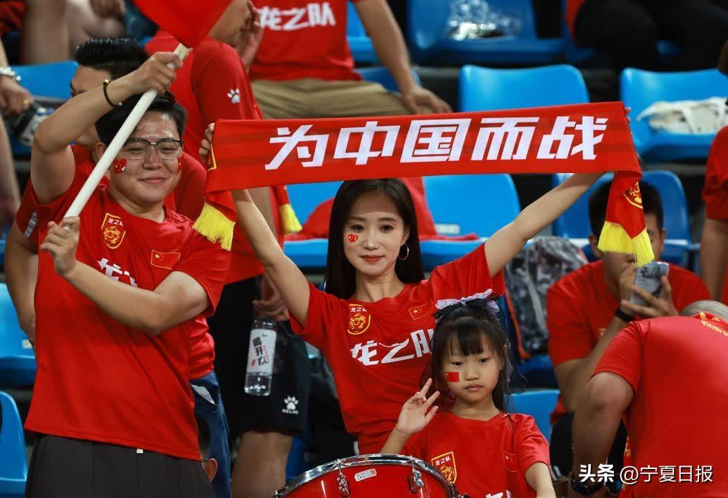 中国女足继续前进，展现实力与团队精神