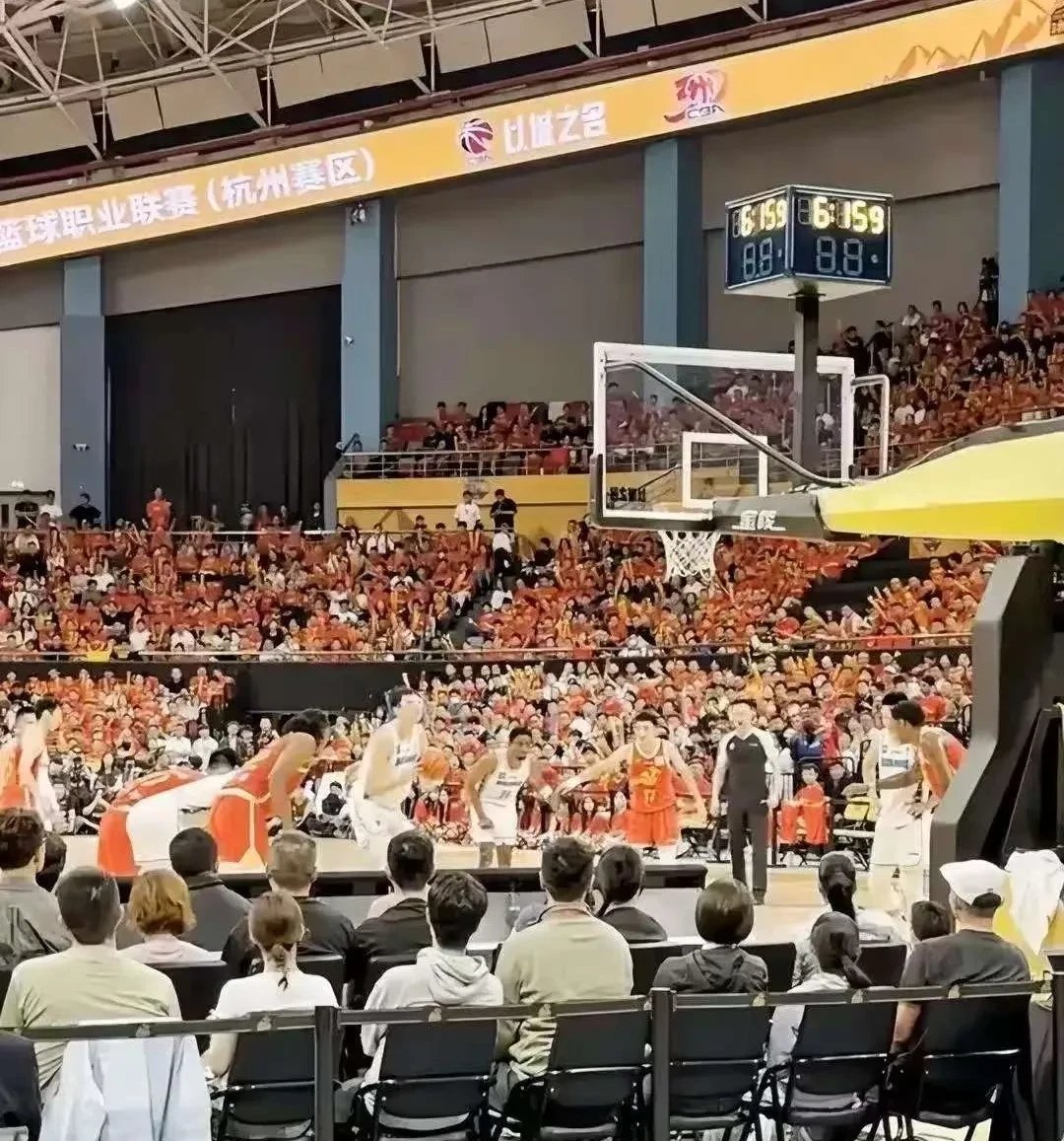 关于浙江广厦队的激情表现让球迷们为之喝彩的信息