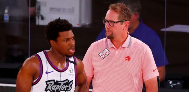 NBA新晋球员无缘比赛,偶像现场为其致歉 NBA新晋球员无缘比赛,偶像现场为其致歉