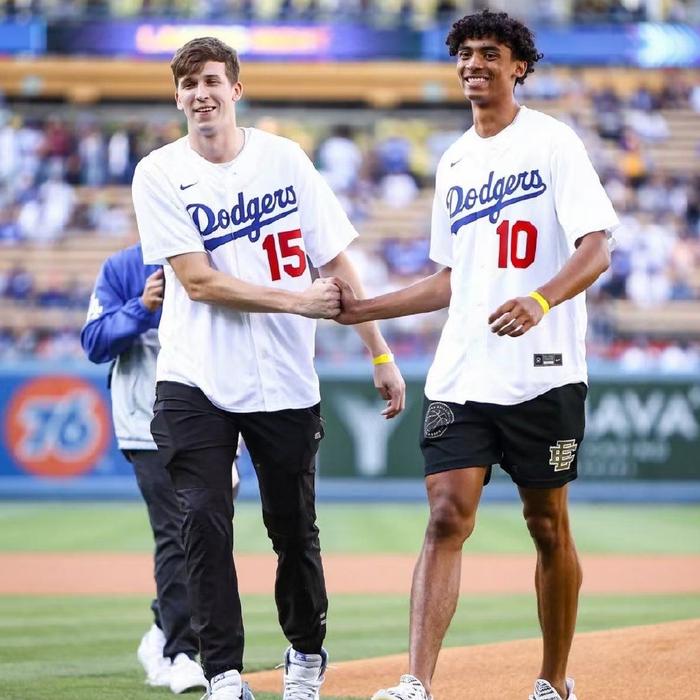 年轻球员崭露头角,助队成功逆袭 年轻球员崭露头角,助队成功逆袭