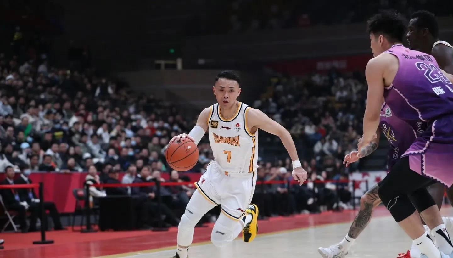 惊天逆转!CBA战队挺进四强的简单介绍 惊天逆转!CBA战队挺进四强的简单介绍